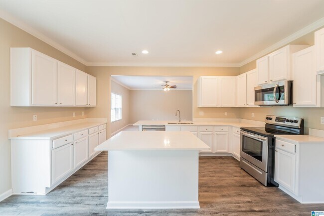 Building Photo - 5060 Bella Ct