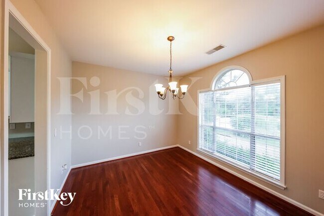 Foto del edificio - 1355 Shelby Forest Court