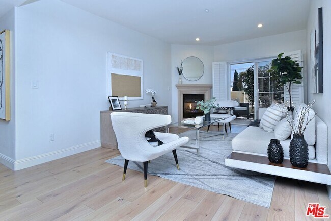 Foto del edificio - 4202 Whitsett Ave