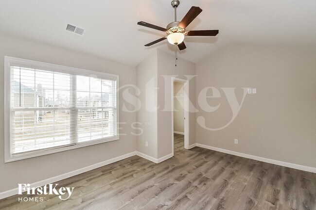 Building Photo - 273 Cliffhaven Cir