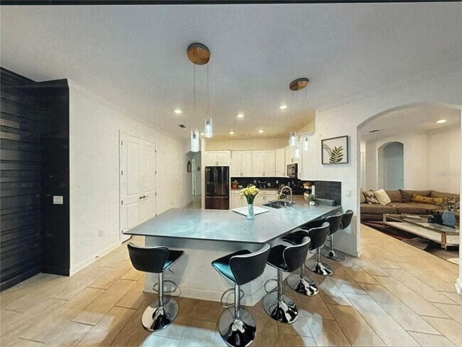 Foto del edificio - 8851 Fallen Oak Dr