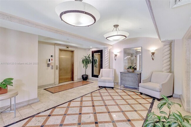 Foto del edificio - 731 Crandon Blvd