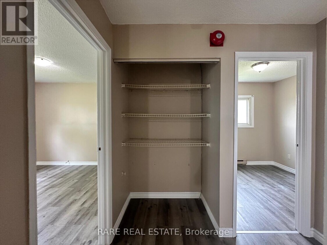 1919 Lowndes Ave, ON L4P 4C5 House for Rent in