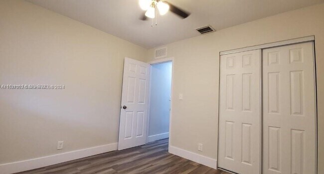 Foto del edificio - 450 SW 2nd St