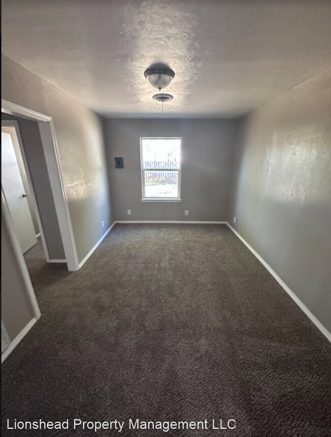 Building Photo - 4 br, 1.5 bath House - 416 E. Jarman Dr.