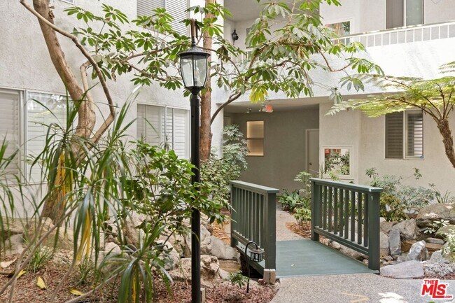 Foto del edificio - 1375 Kelton Ave