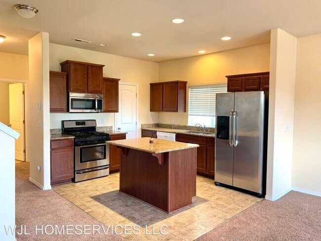 Building Photo - 5 br, 3.5 bath House - 11708 64th Ave S