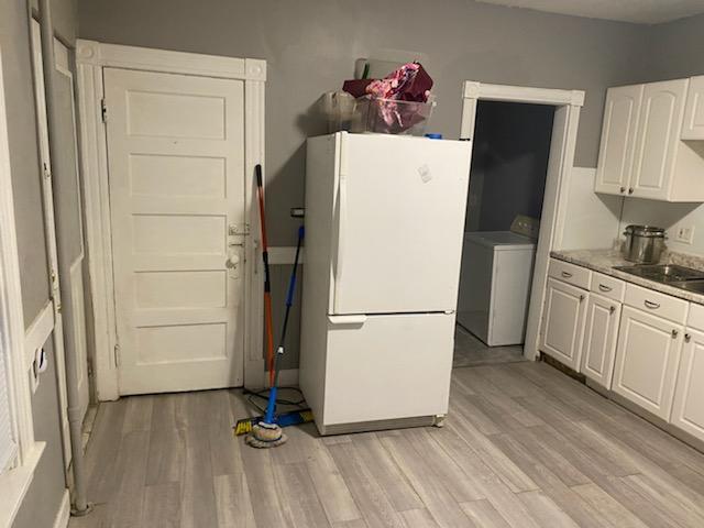 Kitchen / Laundry - 27 Carlisle St