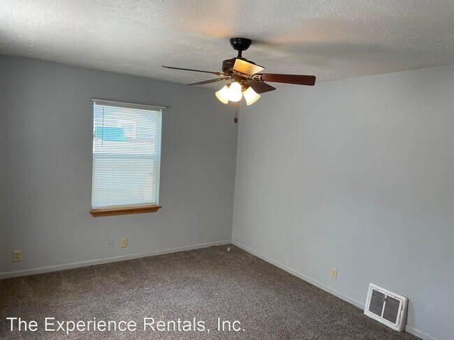 Foto del edificio - 2 br, 1 bath House - 415 N Leaders Ave