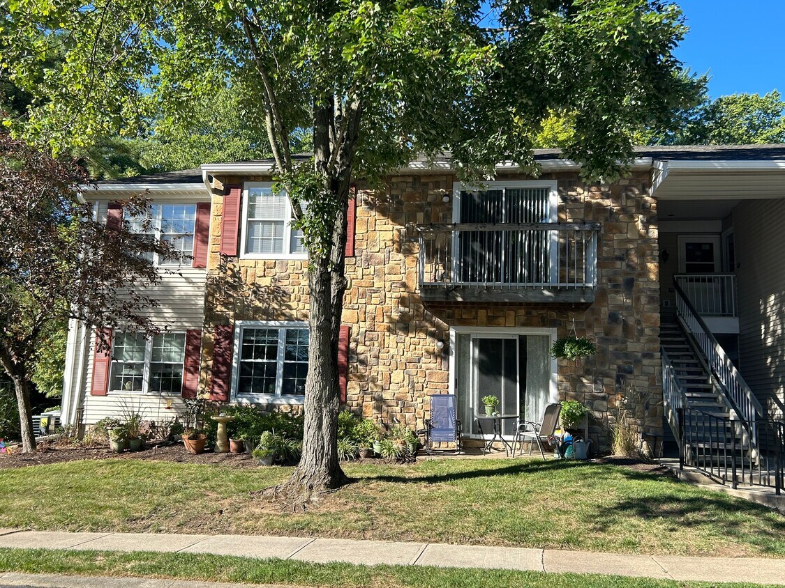 Primary Photo - 35 Coral Tree Ct