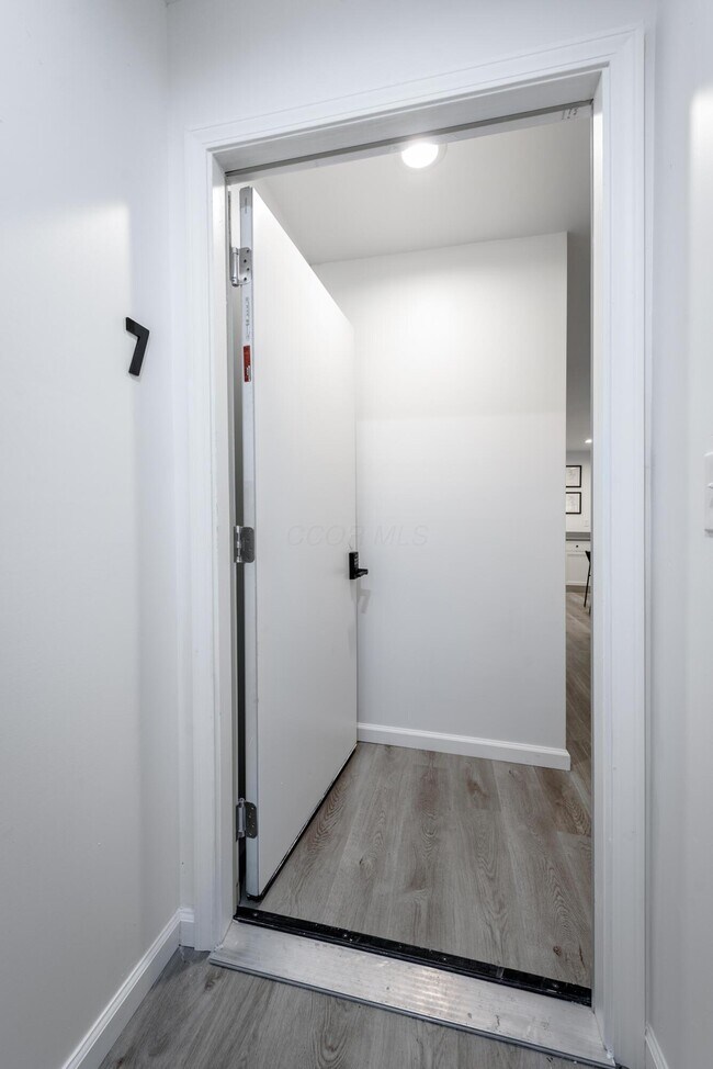 Foto del edificio - 62 S Main St