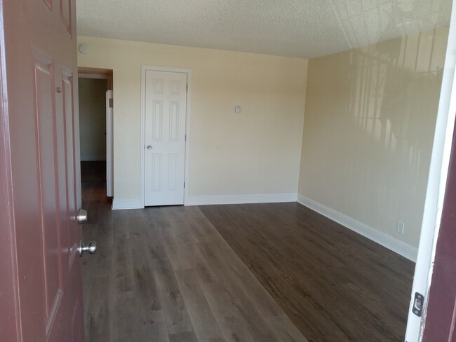 Building Photo - Welcome to SkyView Villa & Somerset Apartm...