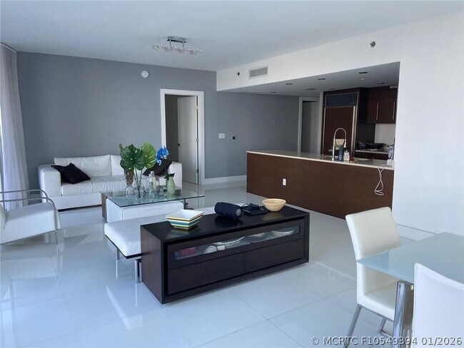 Foto del edificio - 465 Brickell Ave