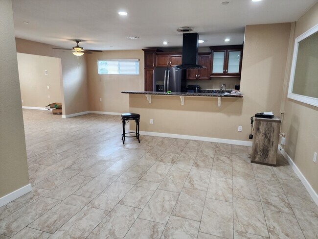 Foto del edificio - 504 Carlsbad St