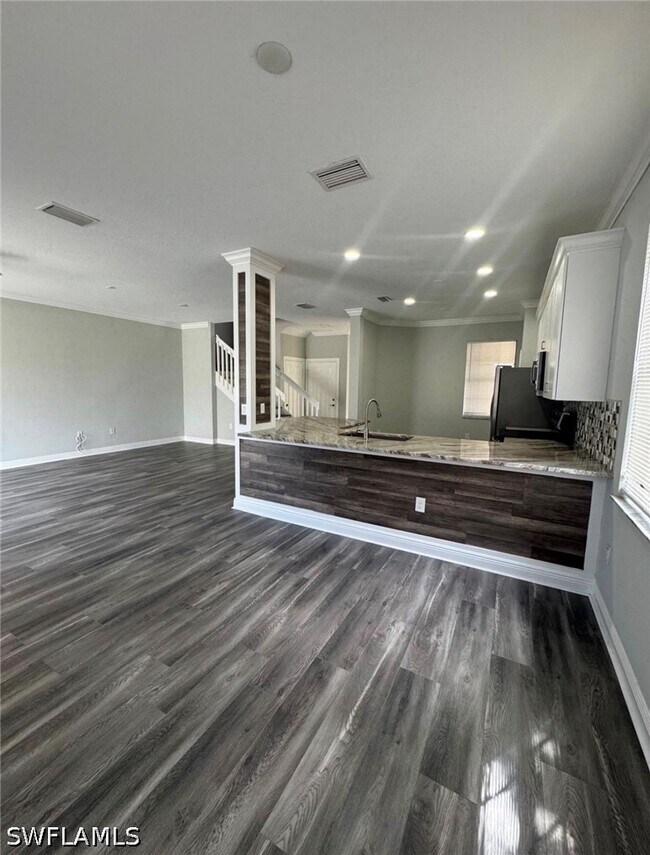 Foto del edificio - 7614 Bristol Cir