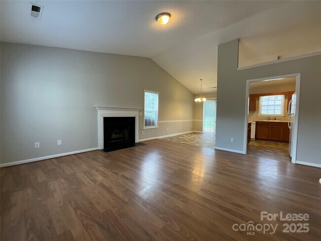 Building Photo - 135 Braeburn Dr