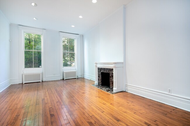 Building Photo - 117 E 91st St
