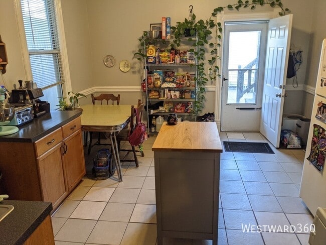 Photo - 3642 N Damen Ave Apartment