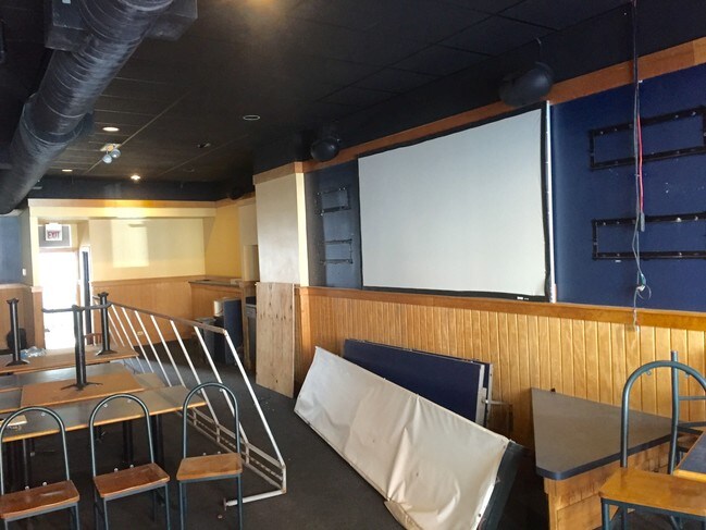 Interior Photo - 2464 N Lincoln Ave