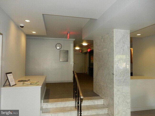 Foto del edificio - 2030 F St NW