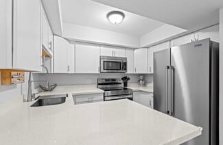 Building Photo - 3715 Village Dr