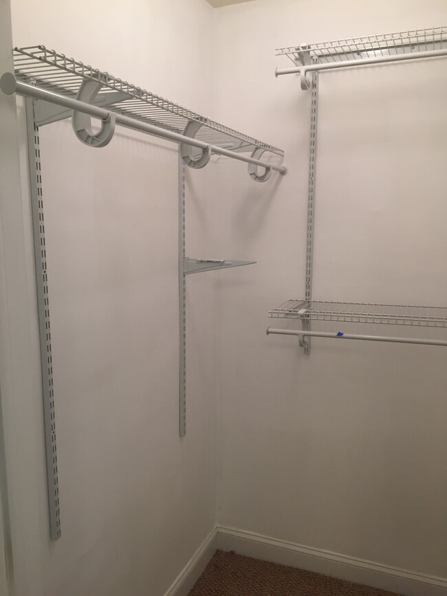 Dormitorio 1 vestidor - 721 Corinthian Ave