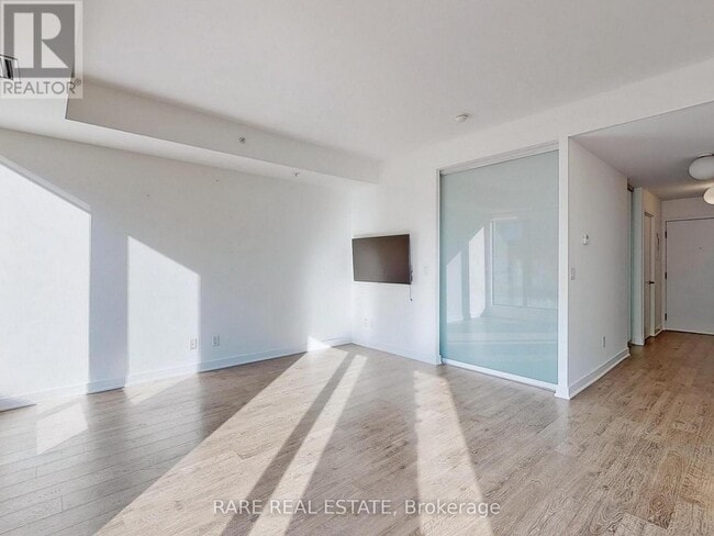 Building Photo - 32 Camden St