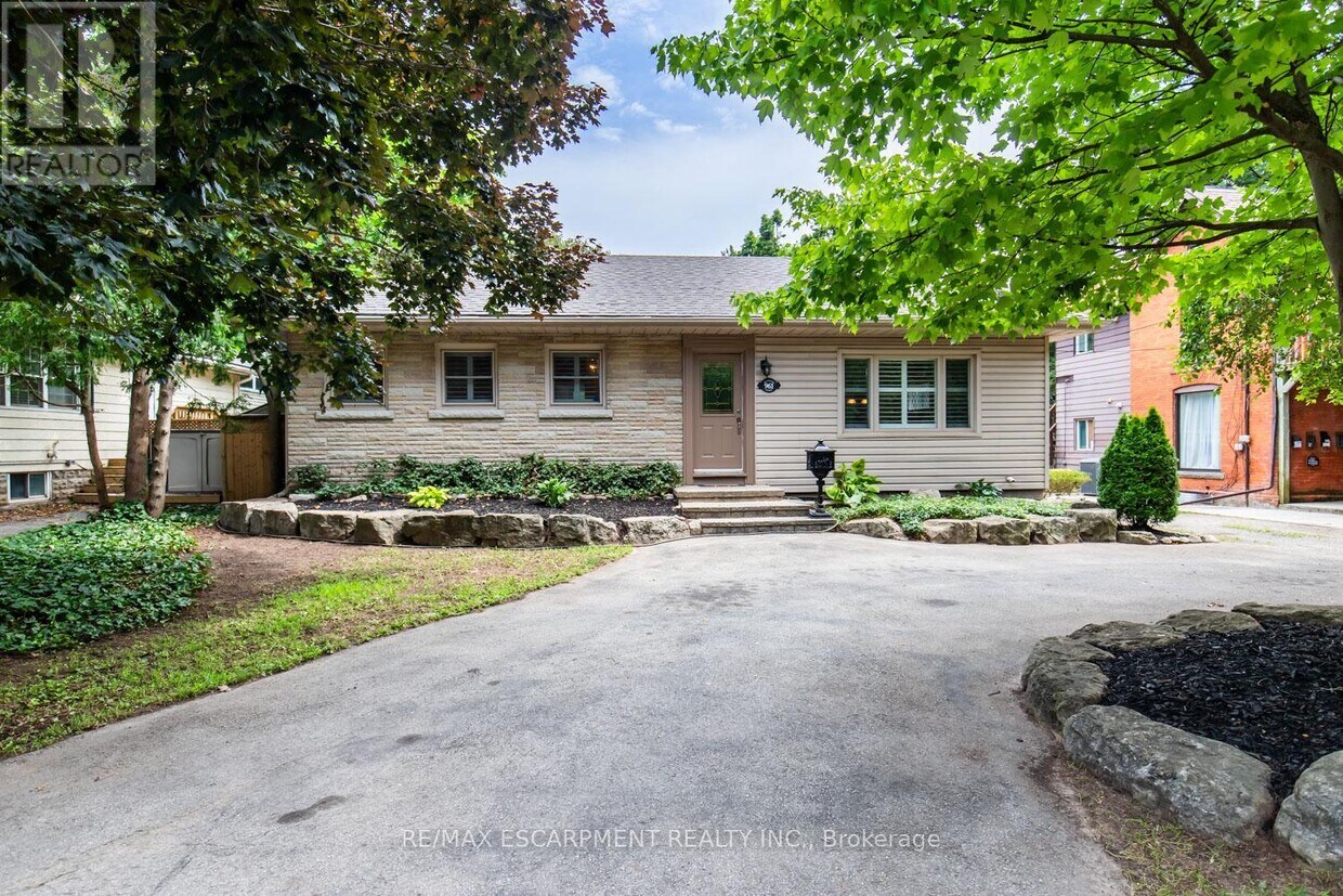 Photo principale - 961 Shadeland Ave