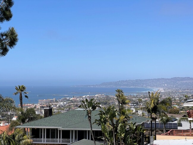 Building Photo - 3 Bed, 2 Bath, 2 Car Garage with Ocean Vie...