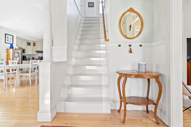 Foto del edificio - Pine Point Beach Getaway - Steps From the ...