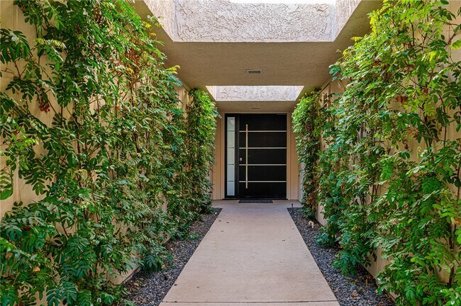 Foto del edificio - 21 Dartmouth Dr