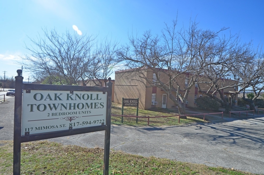 Oak Knoll Apartments Apartments in Weatherford, TX
