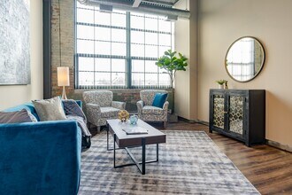 Building Photo - TipTop Apartments