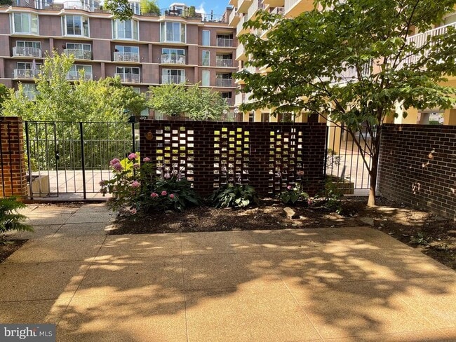 Foto del edificio - 520 N St SW