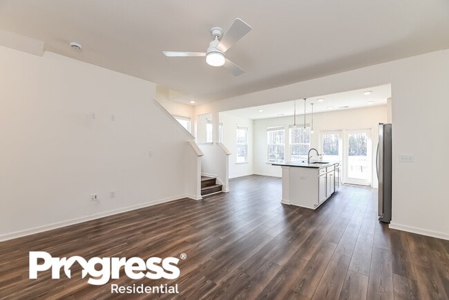 Building Photo - 624 Trotters Ln