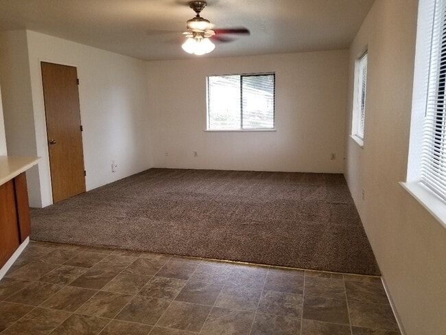 Building Photo - 1685 Cloverlawn Dr