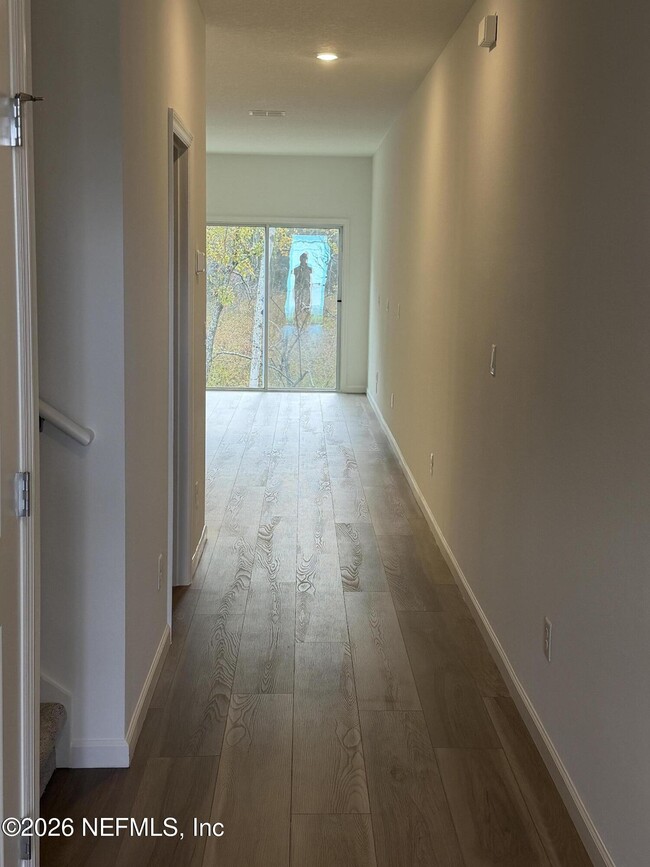 Building Photo - 539 Holly Lks Dr