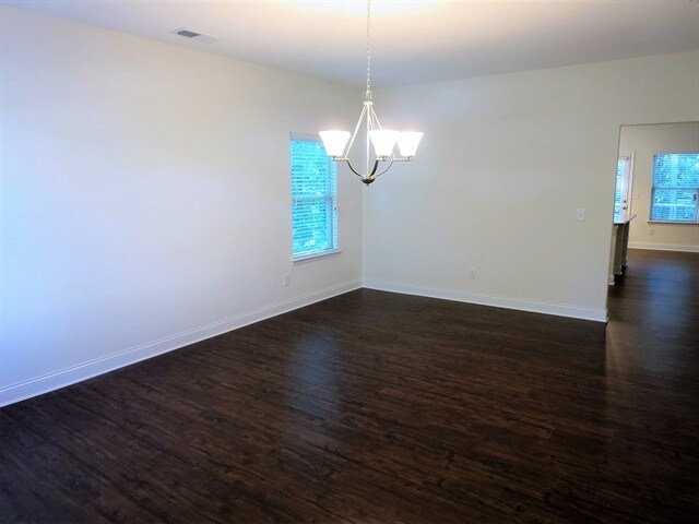 Building Photo - 300 Trae Court