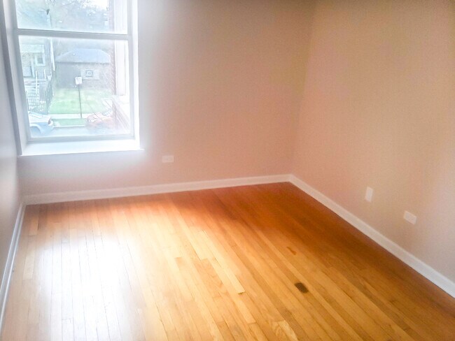 Foto del edificio - 7645 S Coles Ave