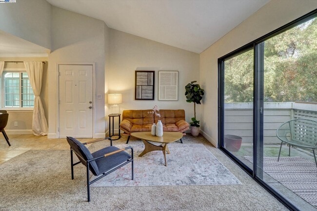 Foto del edificio - 130 Eastridge Dr
