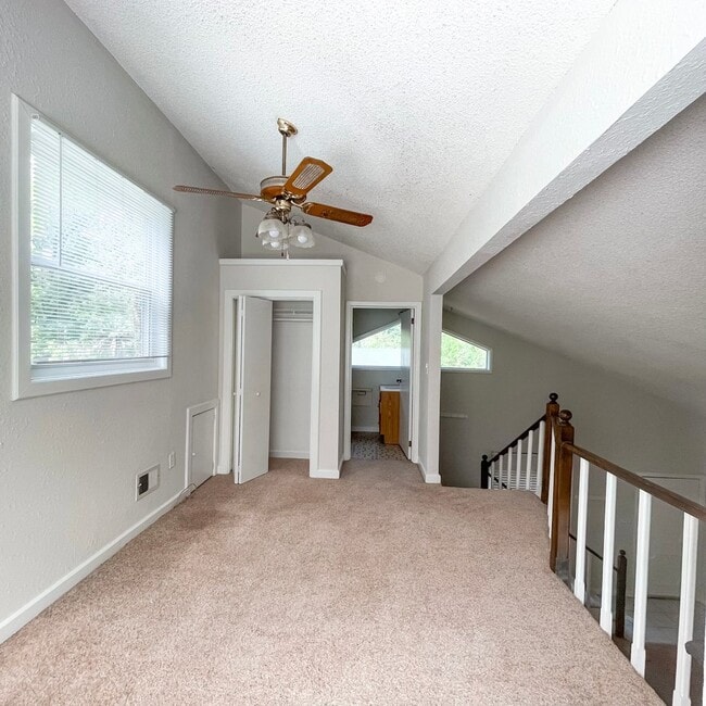 Photo - 1464 Pine St Apartment