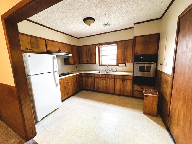 Foto del edificio - 3 Bedroom 1.5 Bath home w/fenced yard