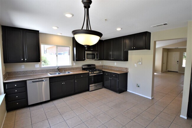 Foto del edificio - 220 Fox Mills Ln