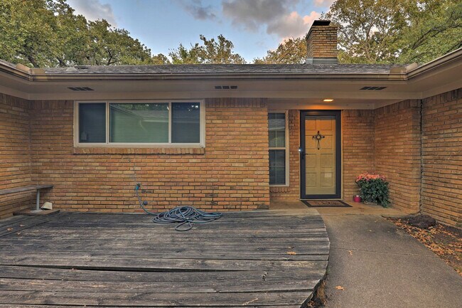 Foto del edificio - 2109 Woodside Dr