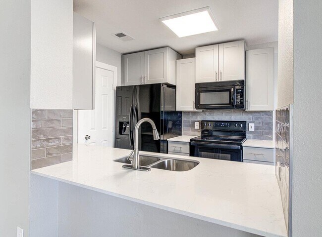 Building Photo - 1205 Gregory Ln