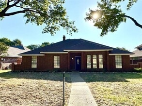Building Photo - 2702 Foxboro Dr