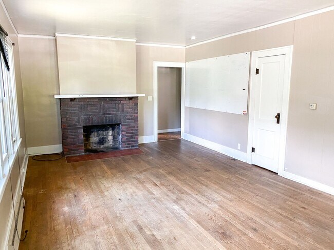 Building Photo - 203 Quincy Street