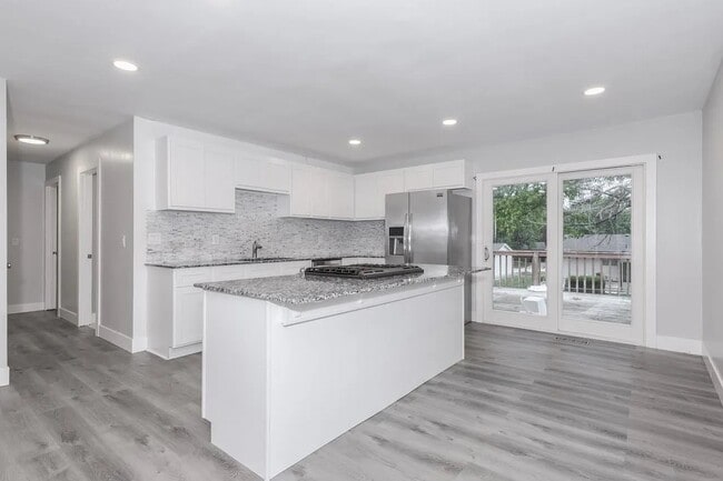 Foto del edificio - 707 Chester Dr