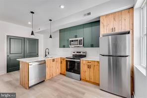 Building Photo - 1221 W Lehigh Ave