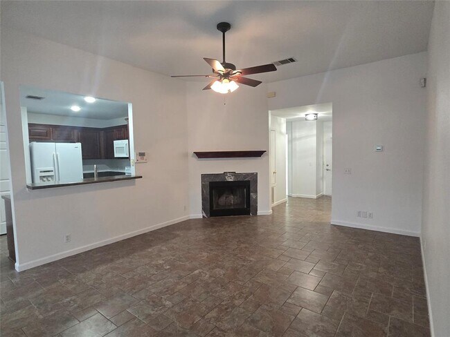 Foto del edificio - 103 Hummingbird Ct